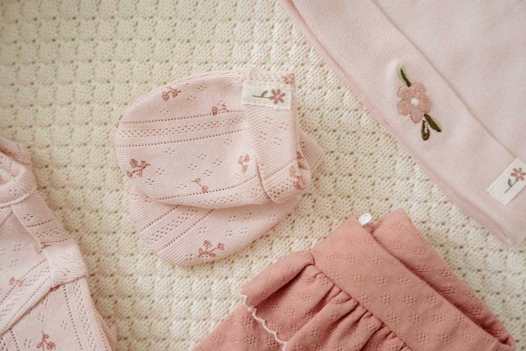 Fairy Flowers Kratzhandschuhe für Neugeborene – Detailansicht