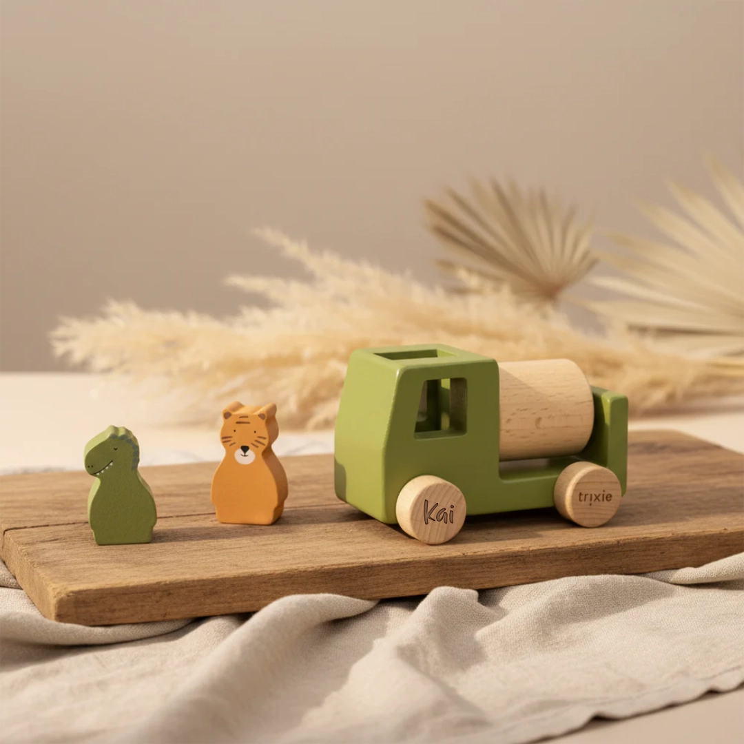 Trixie Holz-Baufahrzeuge mit Tieren in Spielsituation