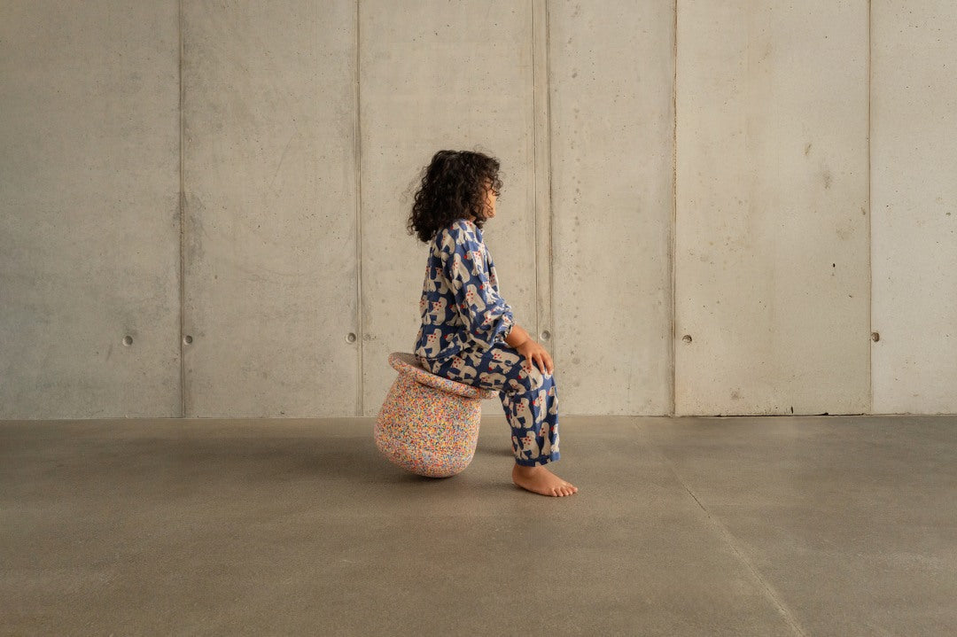 Stapelstein Dynamic Small Super Confetti – Seitenansicht des Balance- und Bewegungsspielzeugs