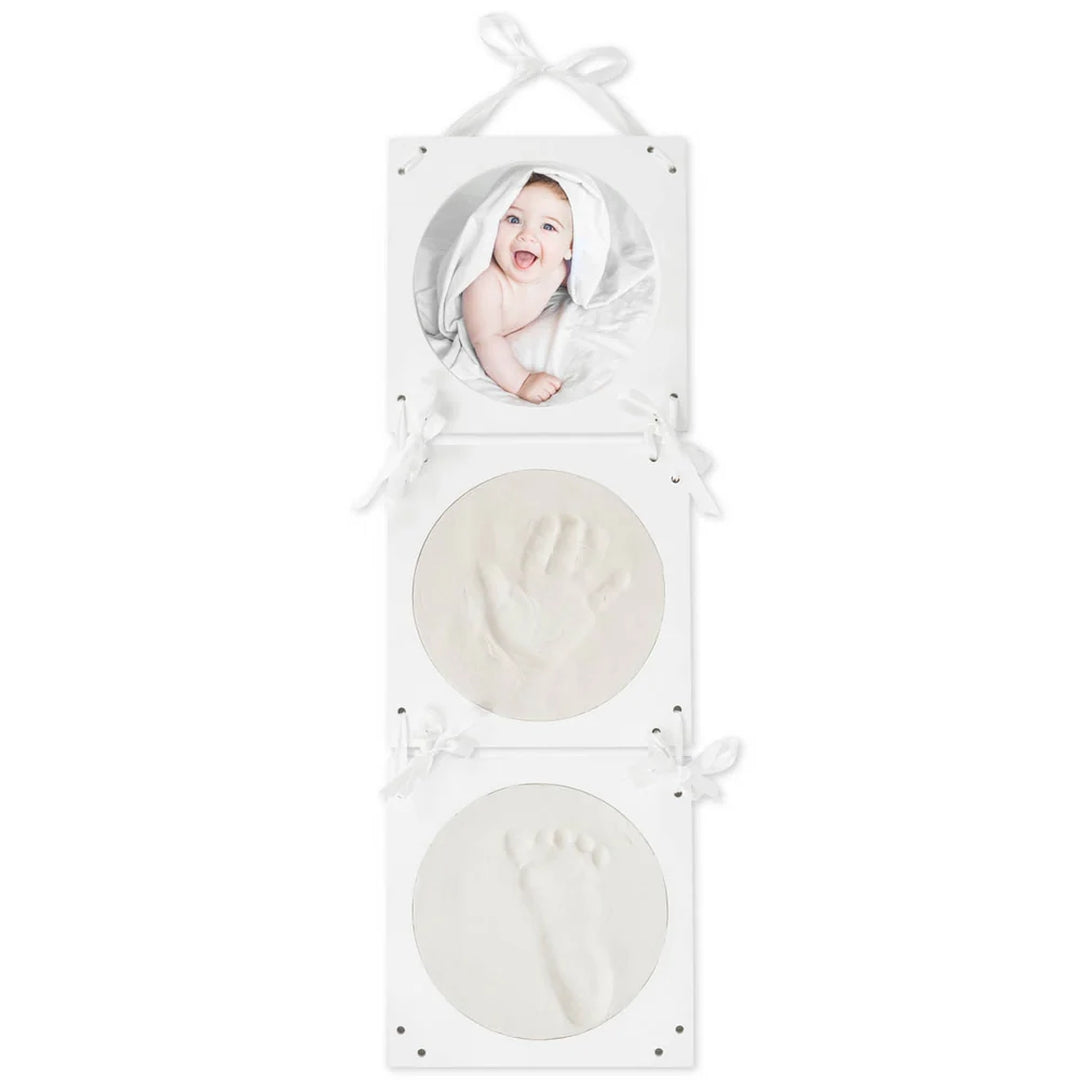 Bieco Baby Abdruckset mit dreiteiligem Hängebilderrahmen