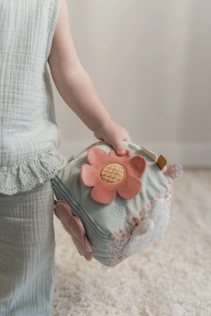Little Dutch Lucky Blossom Aktivitätswürfel – Detailansicht