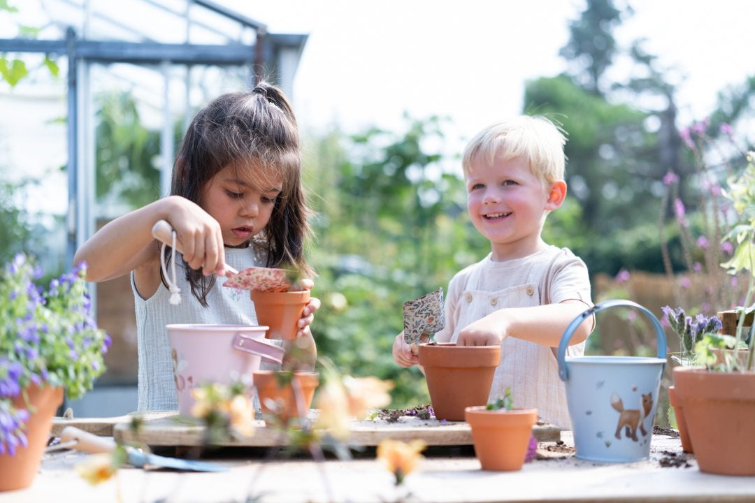 Little Dutch Forest Friends Gartenset – weitere Ansicht der Kinder-Gartenwerkzeuge