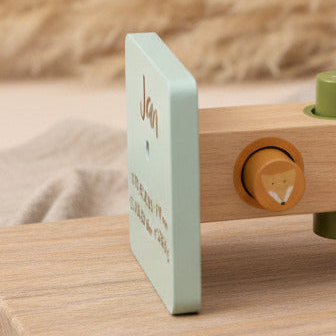 Trixie Hammerbank aus Holz – Detailansicht der Holzseite