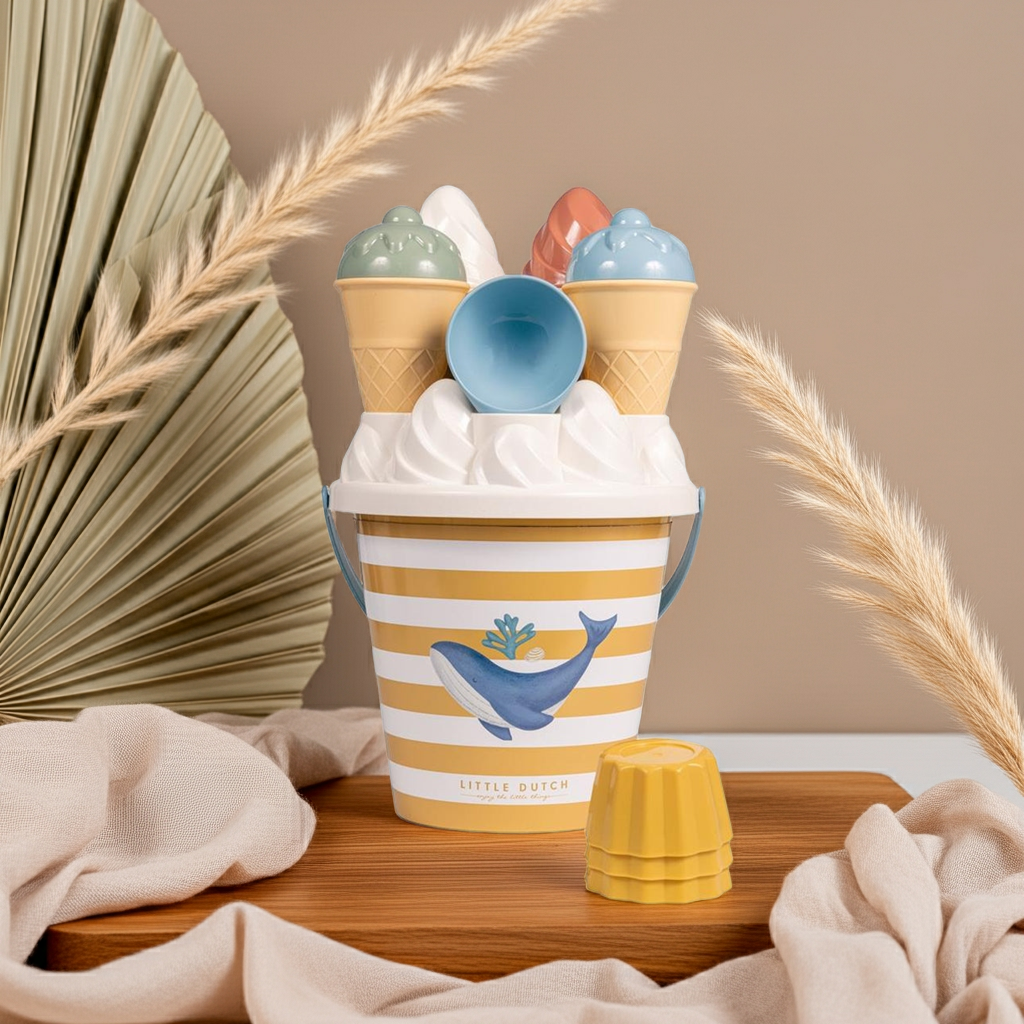 Little Dutch Eimer-Set Eiscreme Ocean Dreams Blue im Boho-Lifestyle-Setting