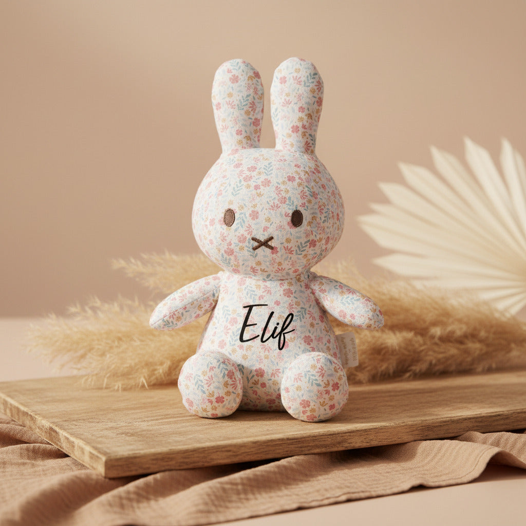 Miffy Kuscheltier Lucky Blossom 30 cm in Rosa – personalisierbar mit Namen
