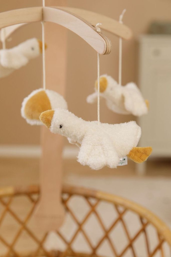 Little Dutch Musik-Mobile Little Goose – Babybett-Mobile in Weiß und Naturholz mit sanfter Melodie und drehenden Gänsefiguren