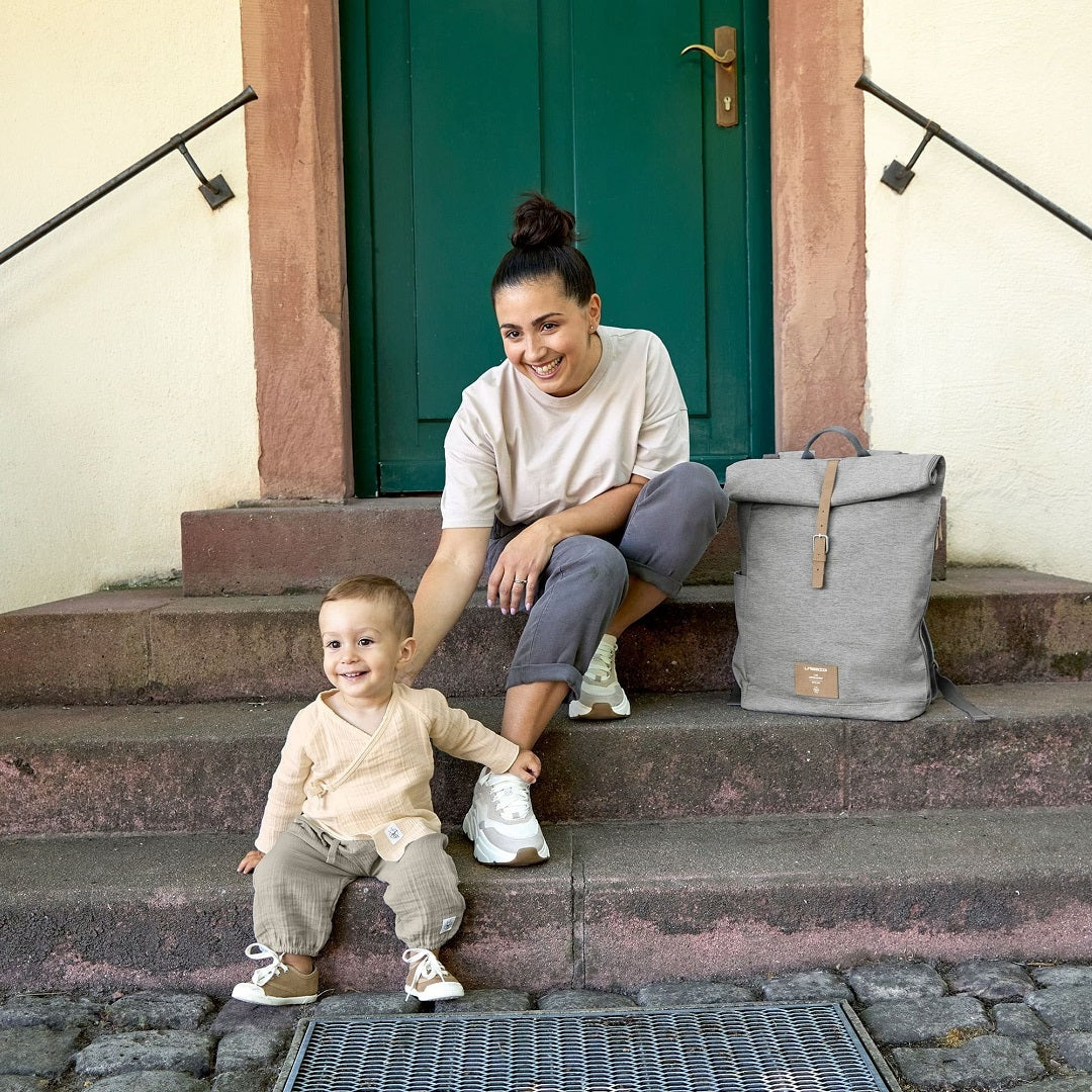 Grauer LÄSSIG Rolltop Wickelrucksack Grey Mélange – geräumiger Rucksack für Wickelzubehör, Babyutensilien und unterwegs
