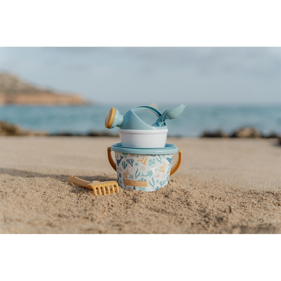 Blaues Little Dutch Strandset für Strand und Sandkasten – Produktansicht