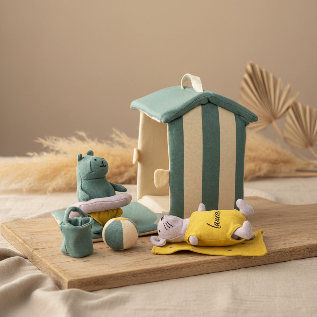 Trixie Puppenwelt Strand – mit Strandhütte und Spielfiguren