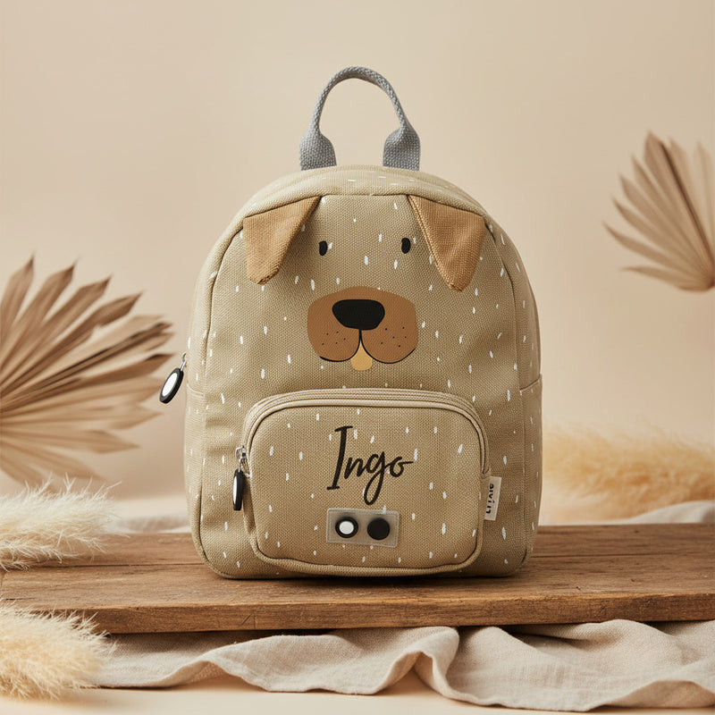 Trixie Rucksack klein Herr Hund – mit aufgedrucktem Namen in einer Szene