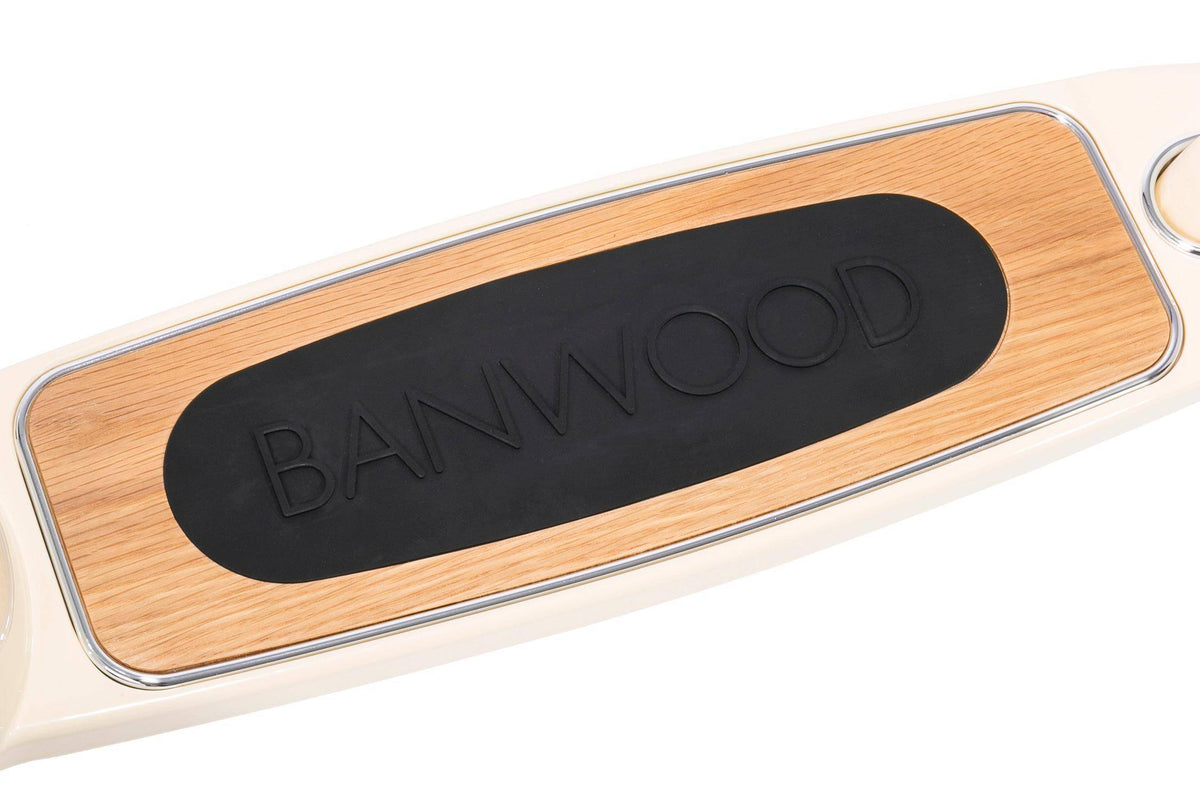 Beiger Kinderroller von Banwood mit Weidenkorb – Detail- und Produktansicht
