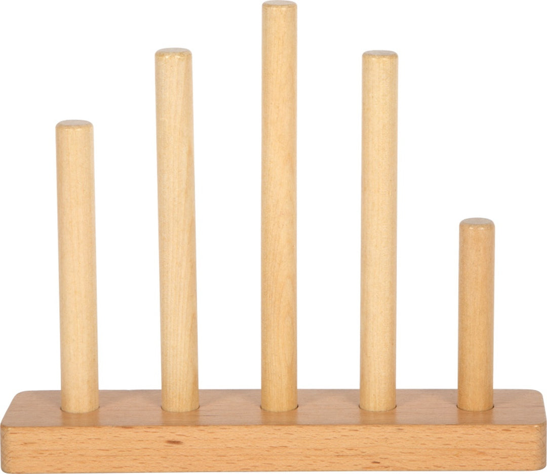 Rosa Holz-Stapelhaus mit Stapelhilfe aus Holz – Detailansicht
