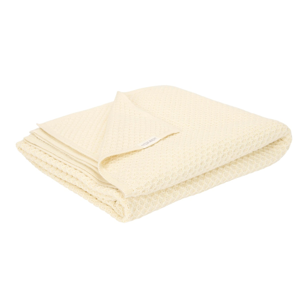 Babydecke Pure Soft White gestrickt – Detailansicht der Strickstruktur