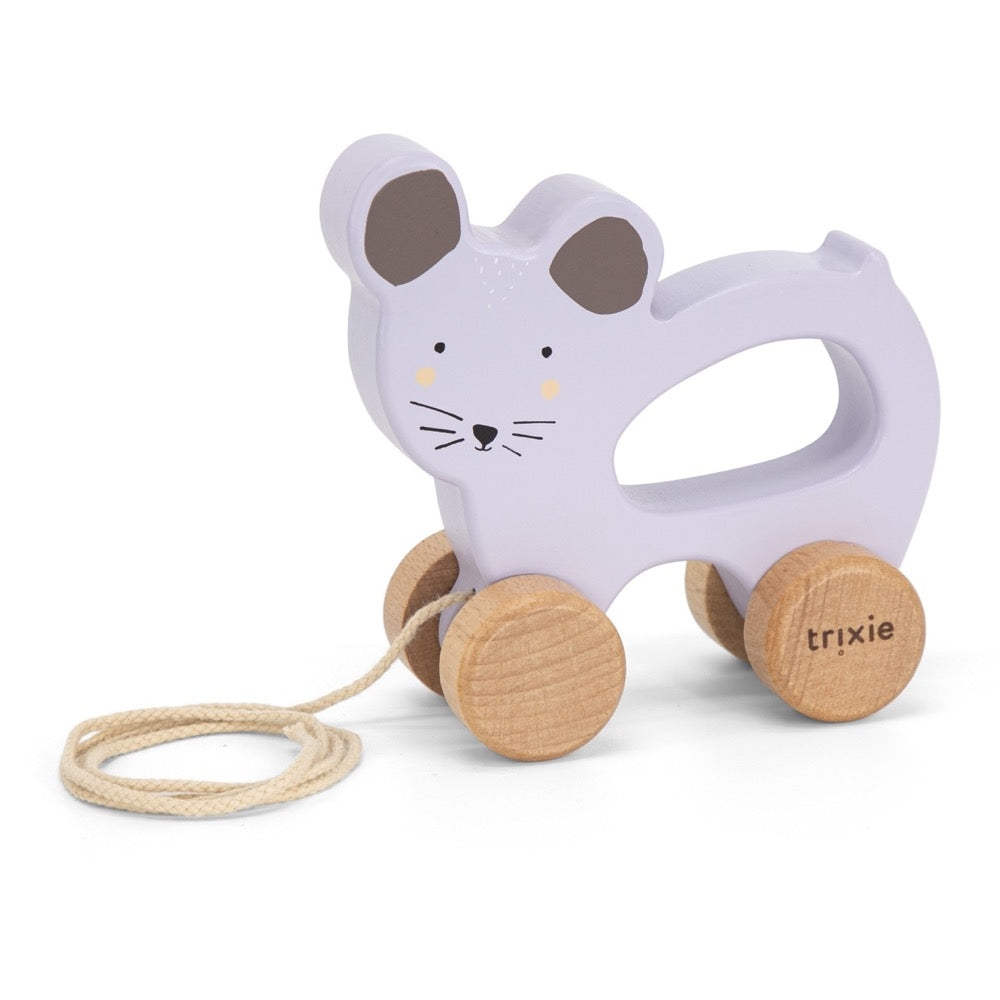Holz-Nachziehtier Frau Maus von Trixie – violett-rosa Ziehspielzeug aus Holz