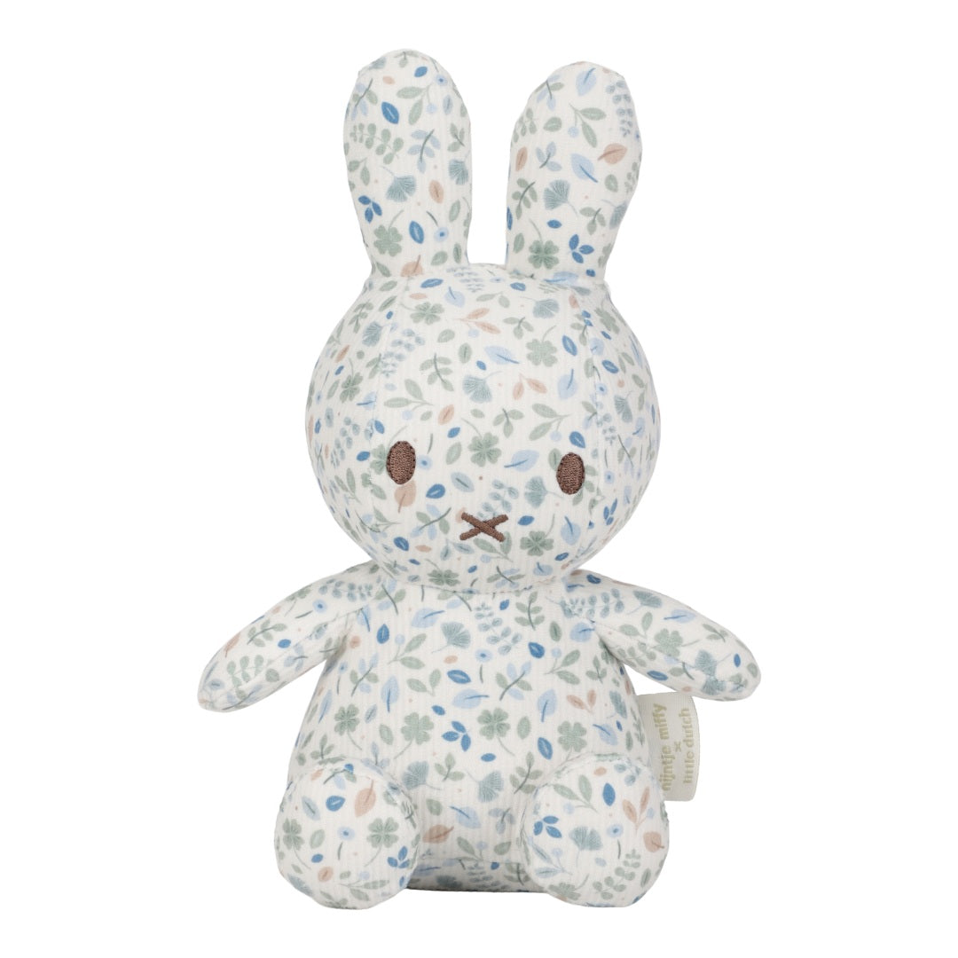 Miffy Kuscheltier Hase Lucky Leaves All-over-Print 20 cm – weicher blauer Plüschhase als liebevoller Begleiter für Babys ab Geburt