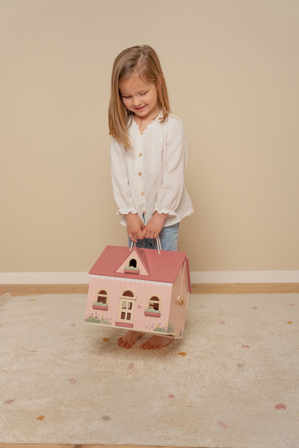 Little Dutch tragbares Holz-Puppenhaus – rosa Spielhaus mit Griff und mehreren eingerichteten Räumen für fantasievolle Rollenspiele
