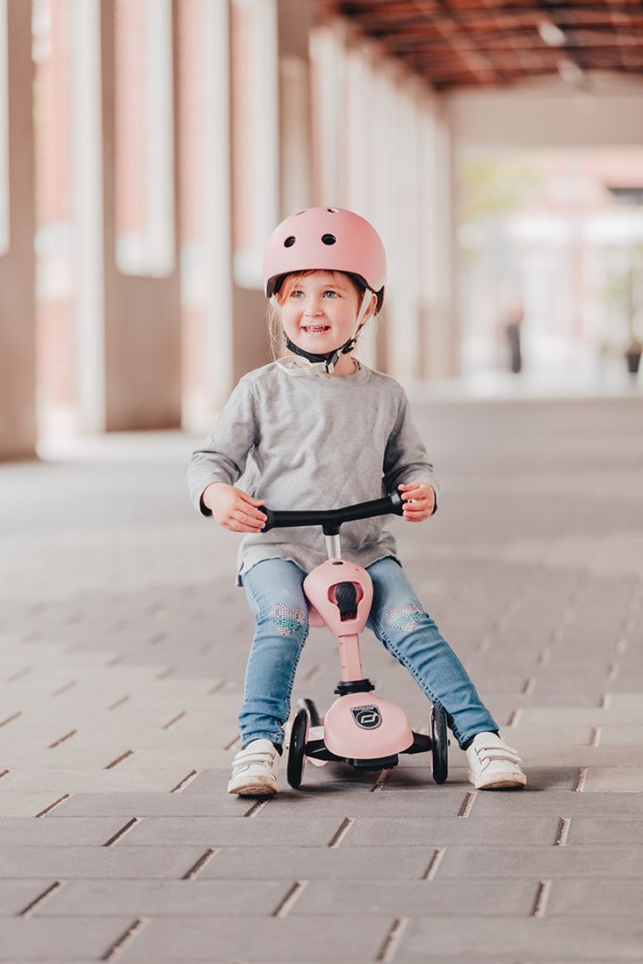 Highwaykick 1 Rose von Scoot & Ride – höhenverstellbarer 2-in-1 Scooter mit Sitz und Safety Pad für Kinder ab 1 Jahr