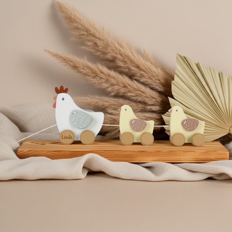 Personalisiertes Nachziehtier Huhn aus Holz mit Name – Little Farm ab 18 Monaten