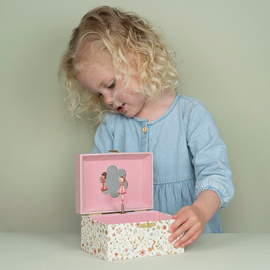 Schmuckkästchen Rosa von Little Dutch mit Musik – Detailansicht der Kinder-Schmuckdose mit Spiegel und mechanischem Spielwerk
