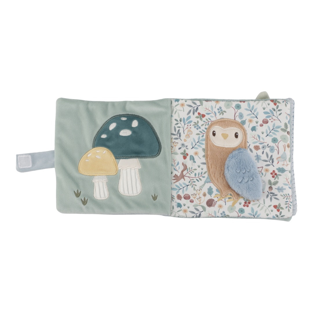 Little Dutch Stoffbuch mit Aktivitäten Forest Friends – Produktansicht des weichen Babybuchs mit Waldtiermotiven und Sinneselementen