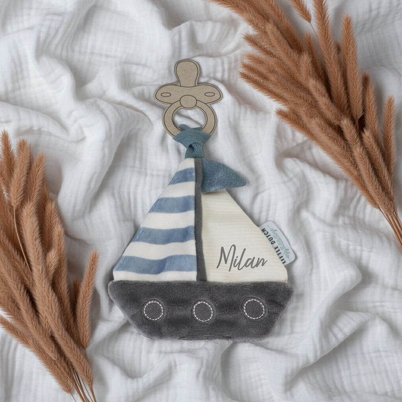 Sailors Bay Schnullertuch mit Boot – weicher Babybegleiter ab Geburt