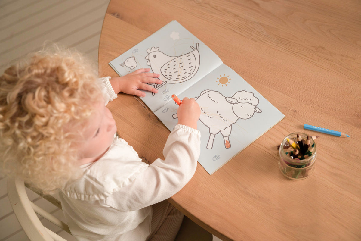Bauernhof-Malbuch für Kinder als kreative Beschäftigung