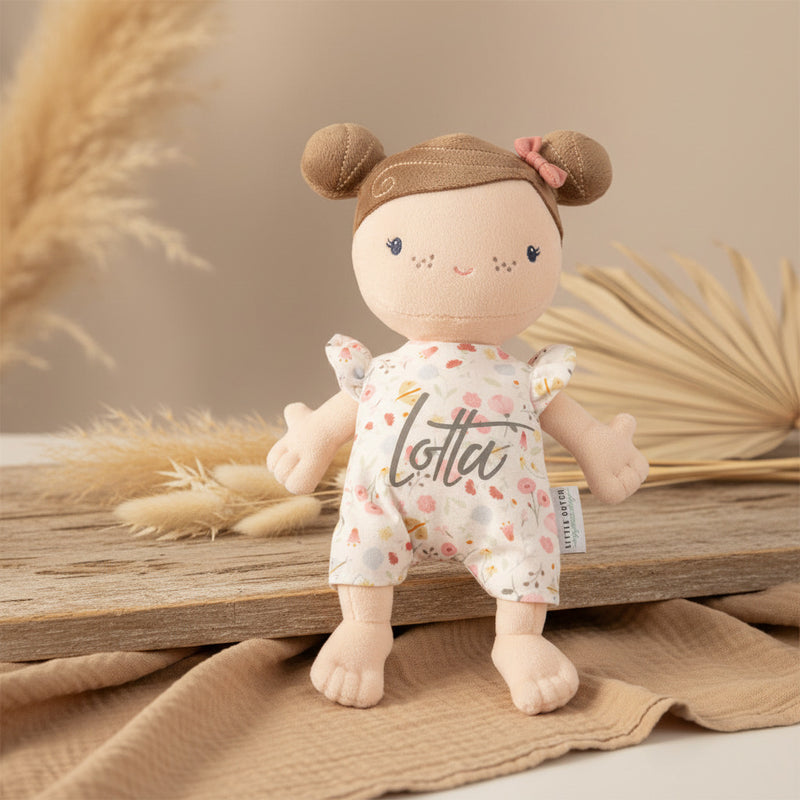 Kuschelpuppe Rosa mit personalisiertem Namen – Geschenkidee zur Geburt