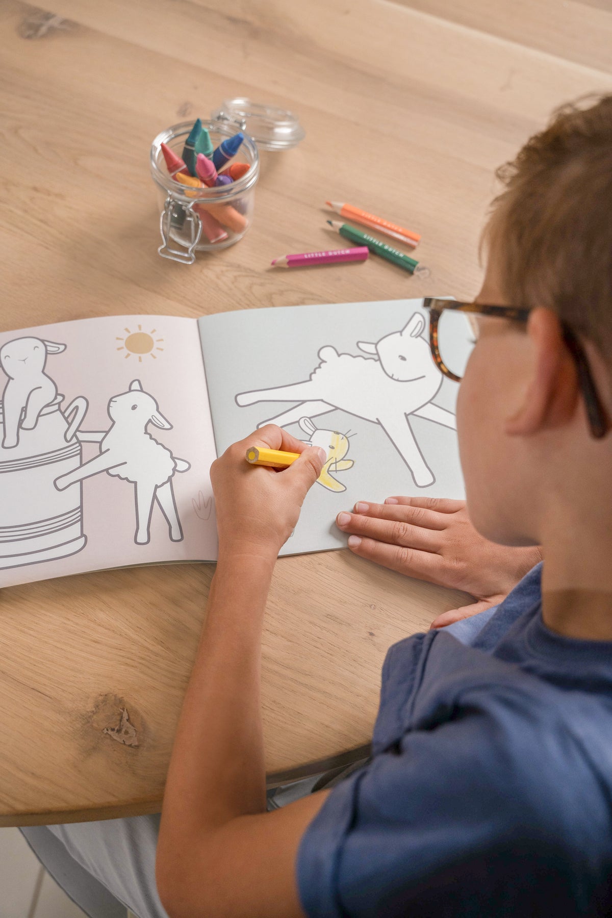 Malbuch mit Tieren und Bauernhof-Motiven für Kinder