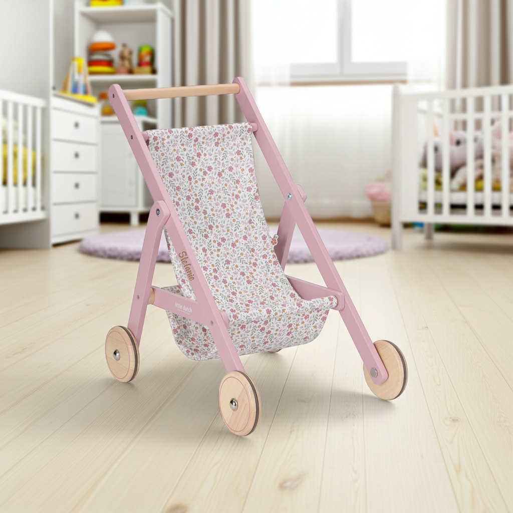Little Dutch Holz-Puppenbuggy Soft Flowers beim Rollenspiel