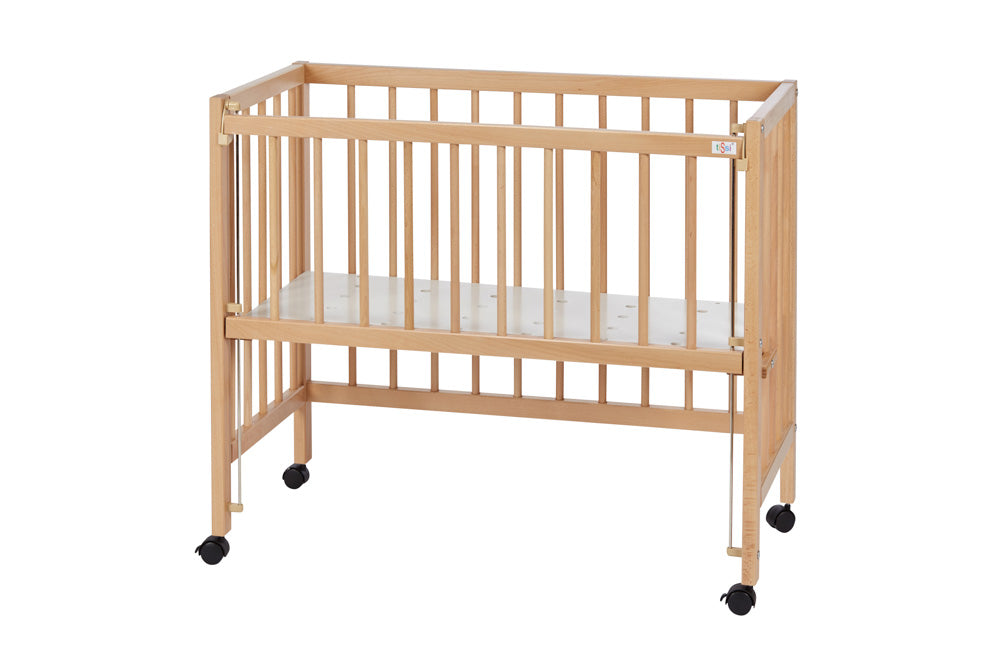 tiSsi Sophie Beistellbett Buche Natur 40 × 90 cm mit Verschlussgitter und Rollen